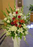 Altar arrangements by Toronto Wedding Florist
