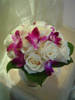 Bridal bouquet by Toronto Wedding Florist