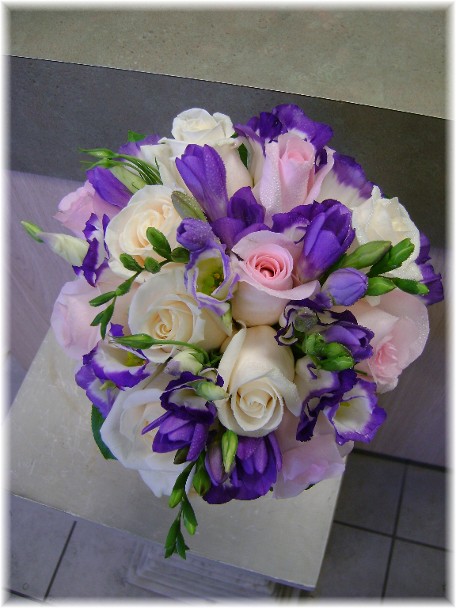 Bridal bouquet by Toronto Wedding Florist